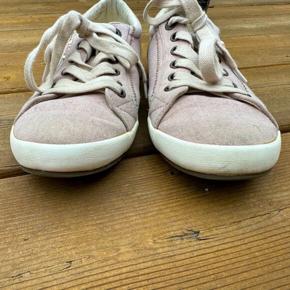 💜SALE: Taos size 8 Star style low top canvas sneakers - light pink, cream laces - Picture 6 of 9